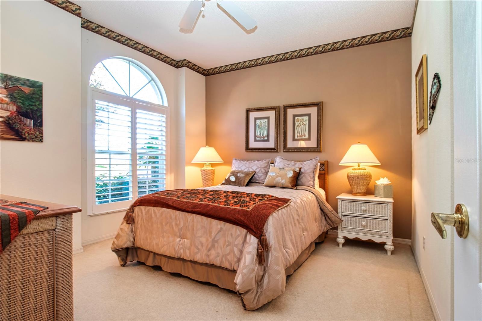 HERITAGE OAKS GOLF & COUNTRY CLUB - Residential