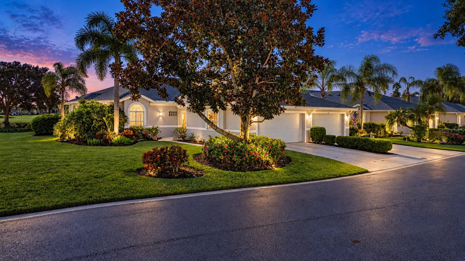 HERITAGE OAKS GOLF & COUNTRY CLUB - Residential