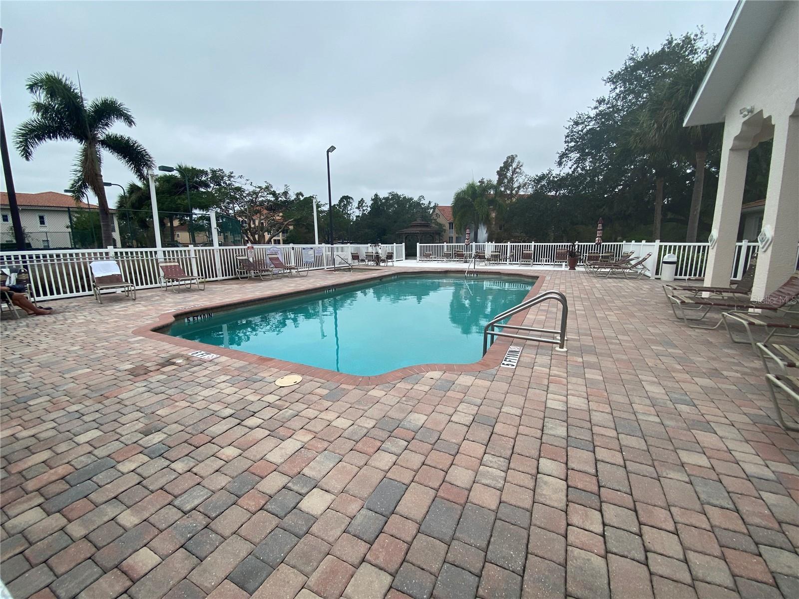 PLAZA DE FLORES - Residential