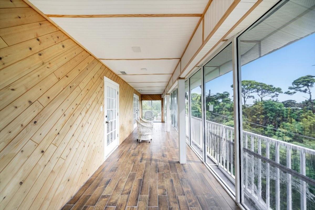 SOUTH VENICE - Residential