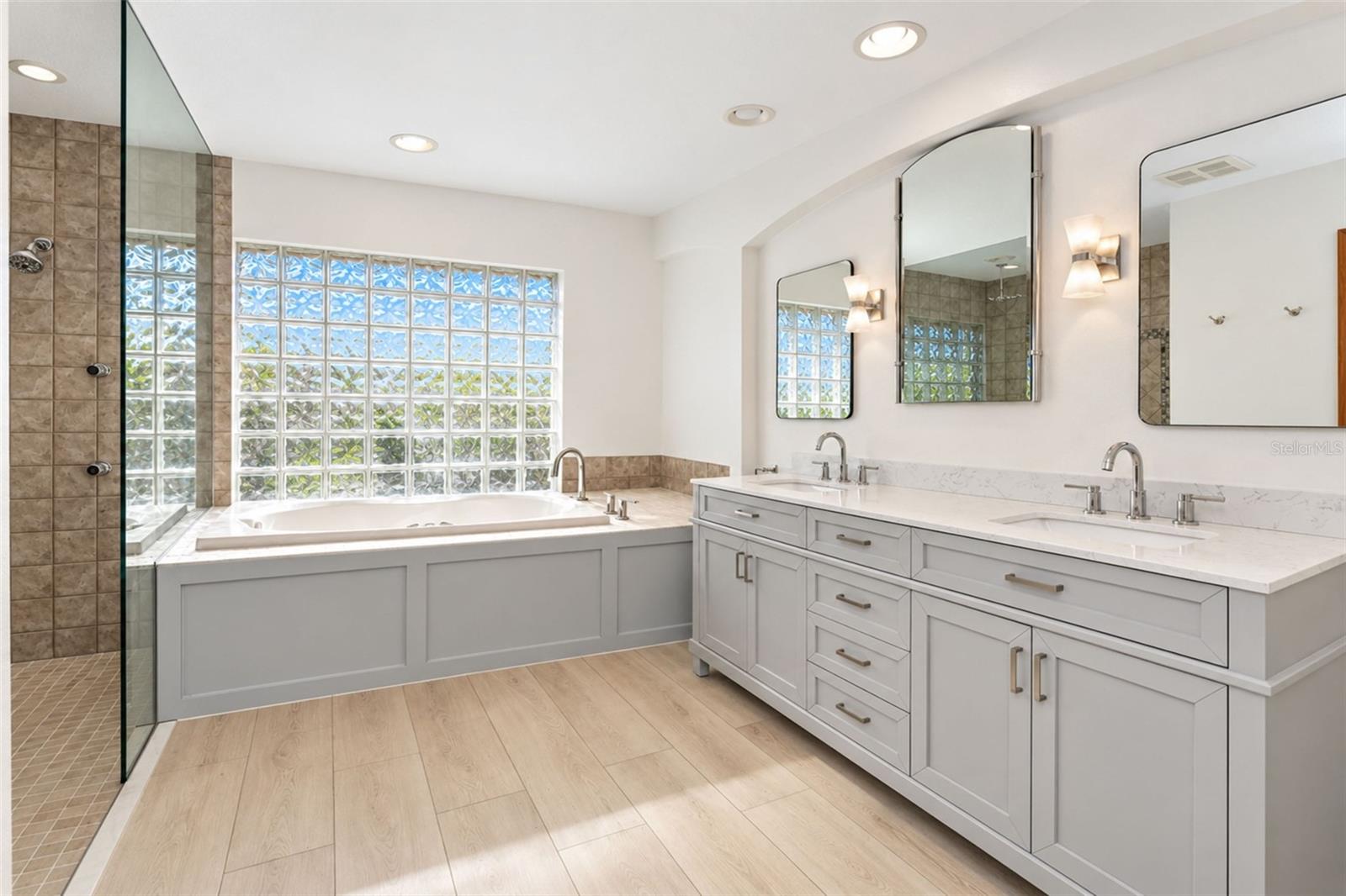 OVERBROOK GARDENS - Residential