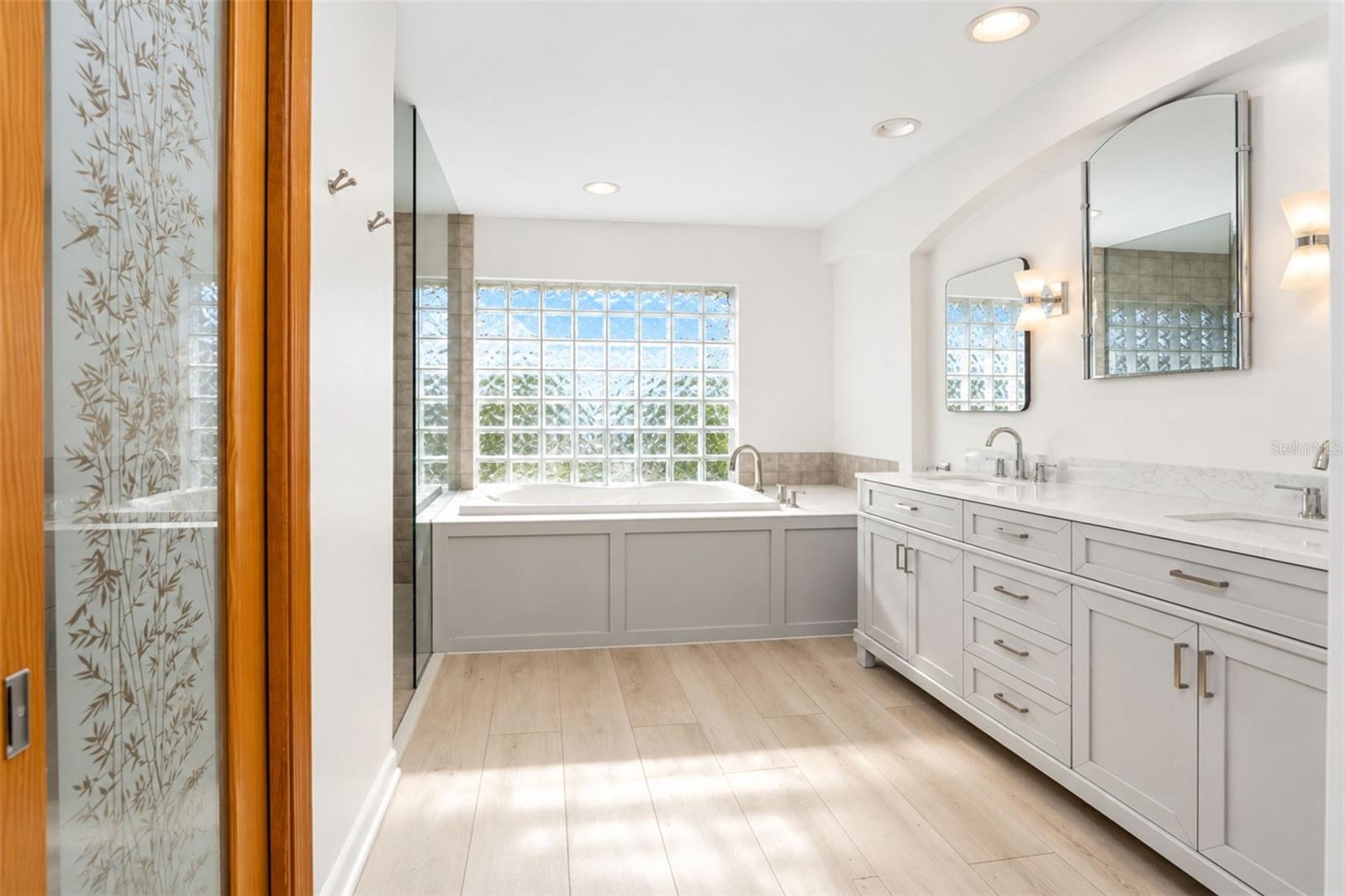 OVERBROOK GARDENS - Residential