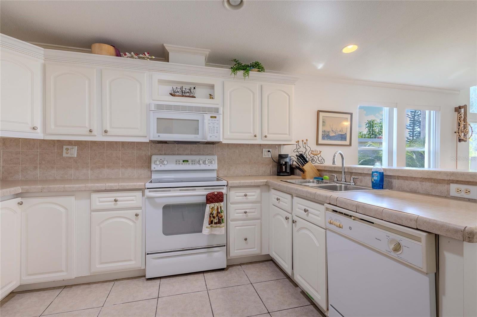 MAPLE LEAF ESTATES - Residential