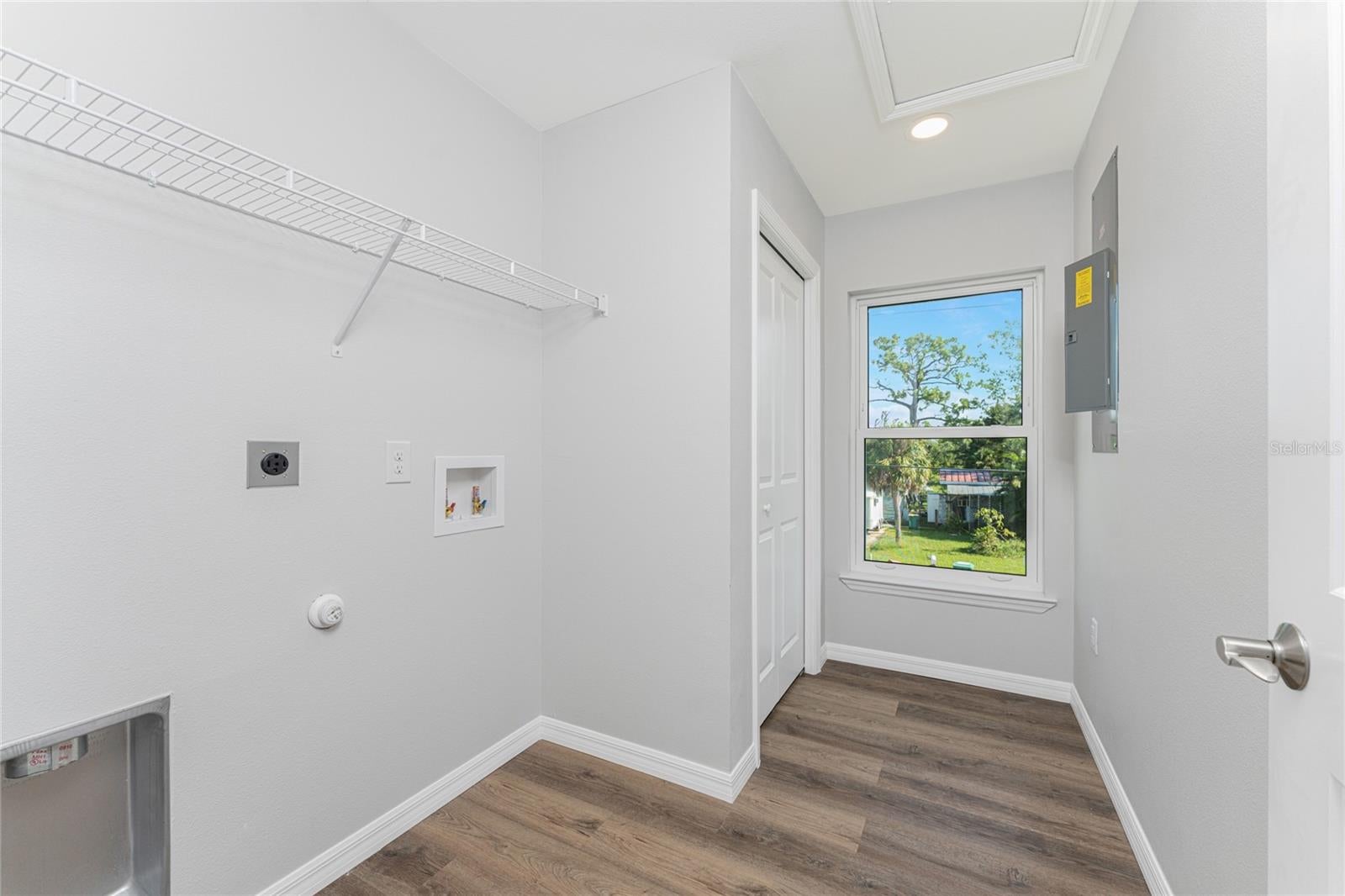 EL JOBEAN WARD 01 - Residential