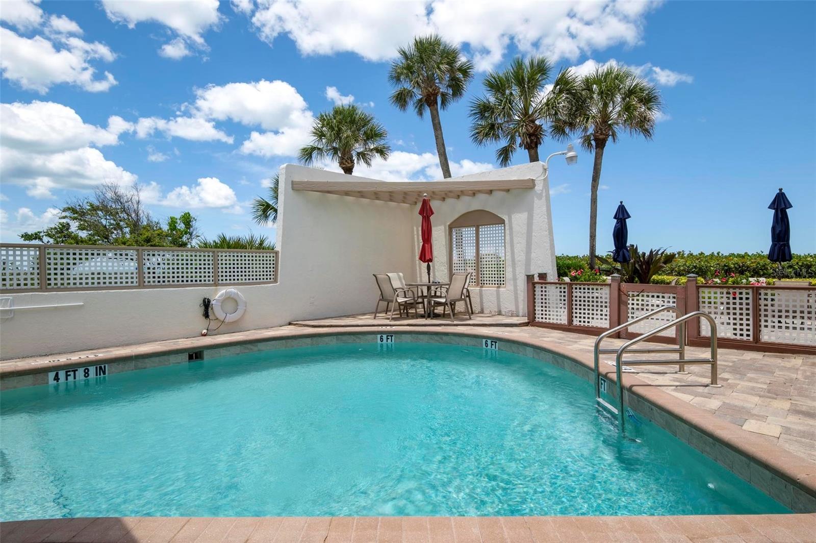 ISLAND SHORES - Residential