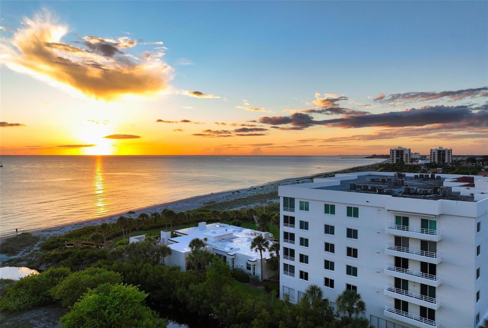 ISLAND SHORES - Residential