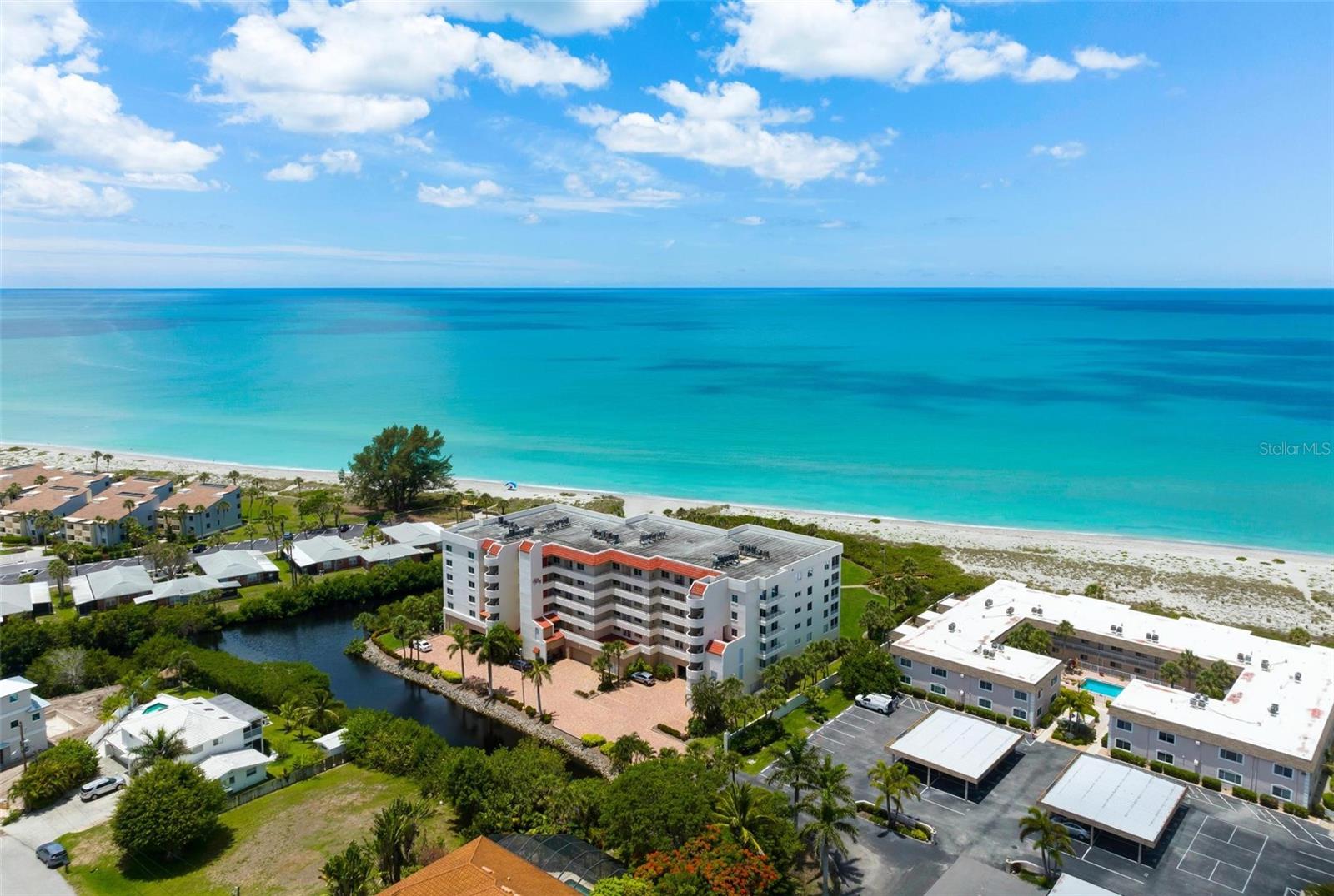 ISLAND SHORES - Residential