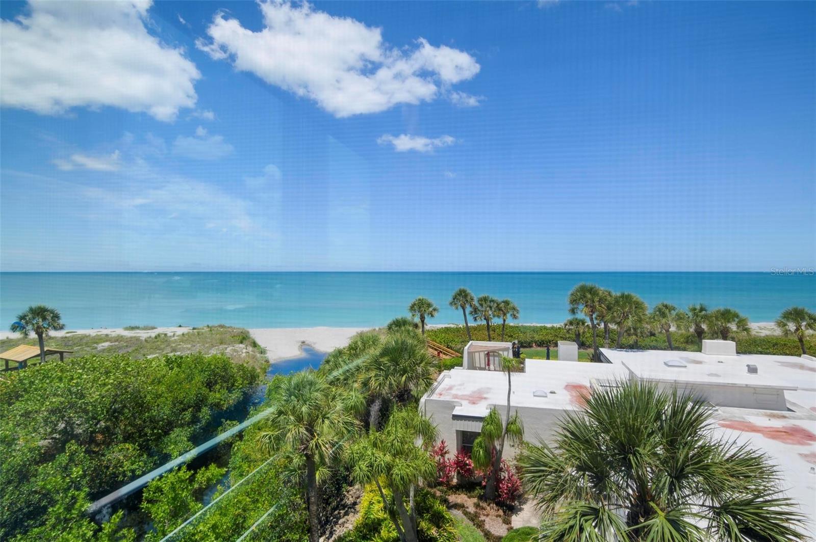 ISLAND SHORES - Residential