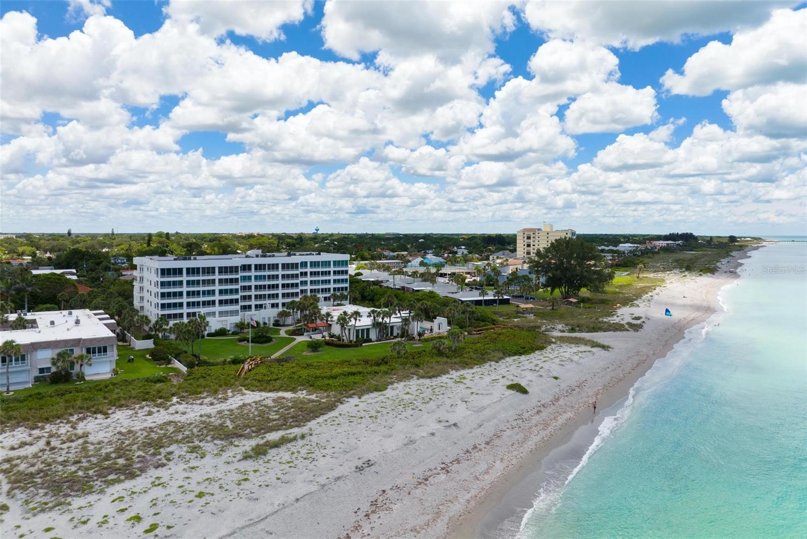 ISLAND SHORES - Residential