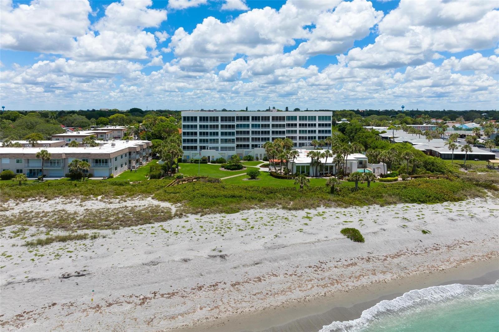 ISLAND SHORES - Residential