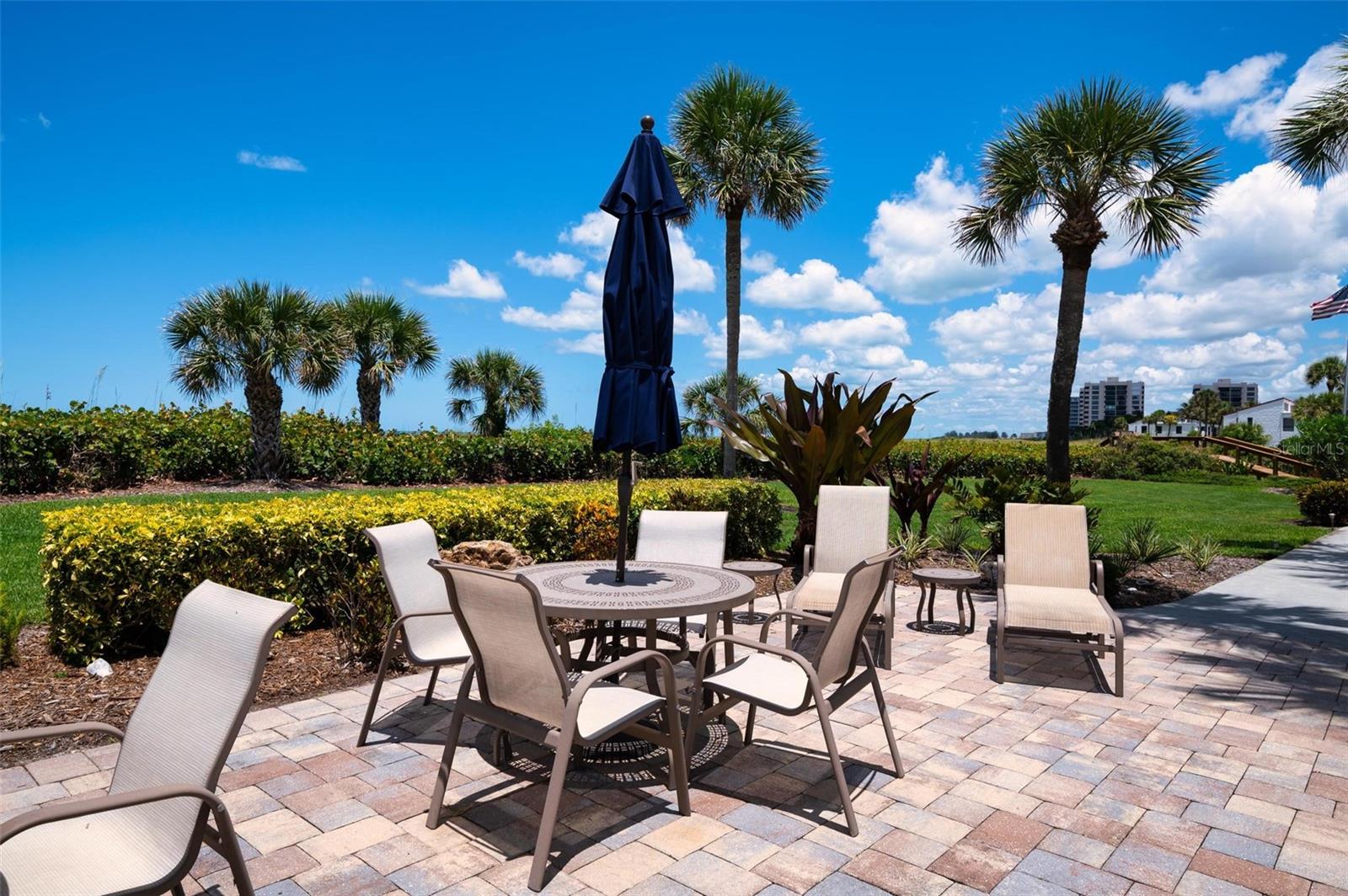 ISLAND SHORES - Residential