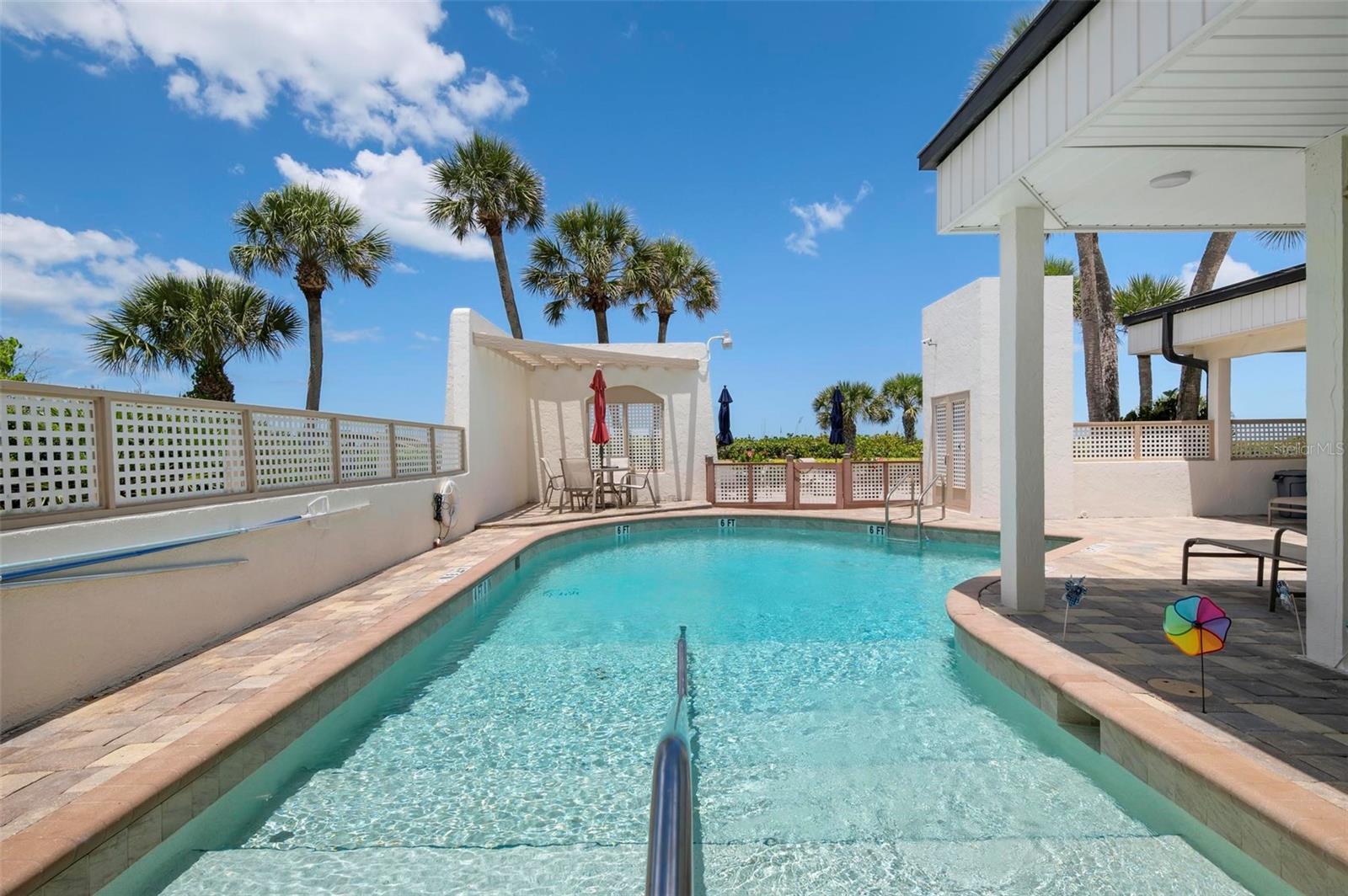 ISLAND SHORES - Residential