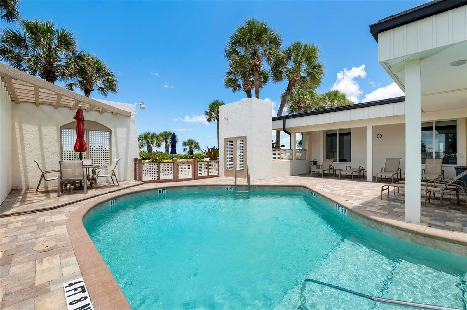 ISLAND SHORES - Residential