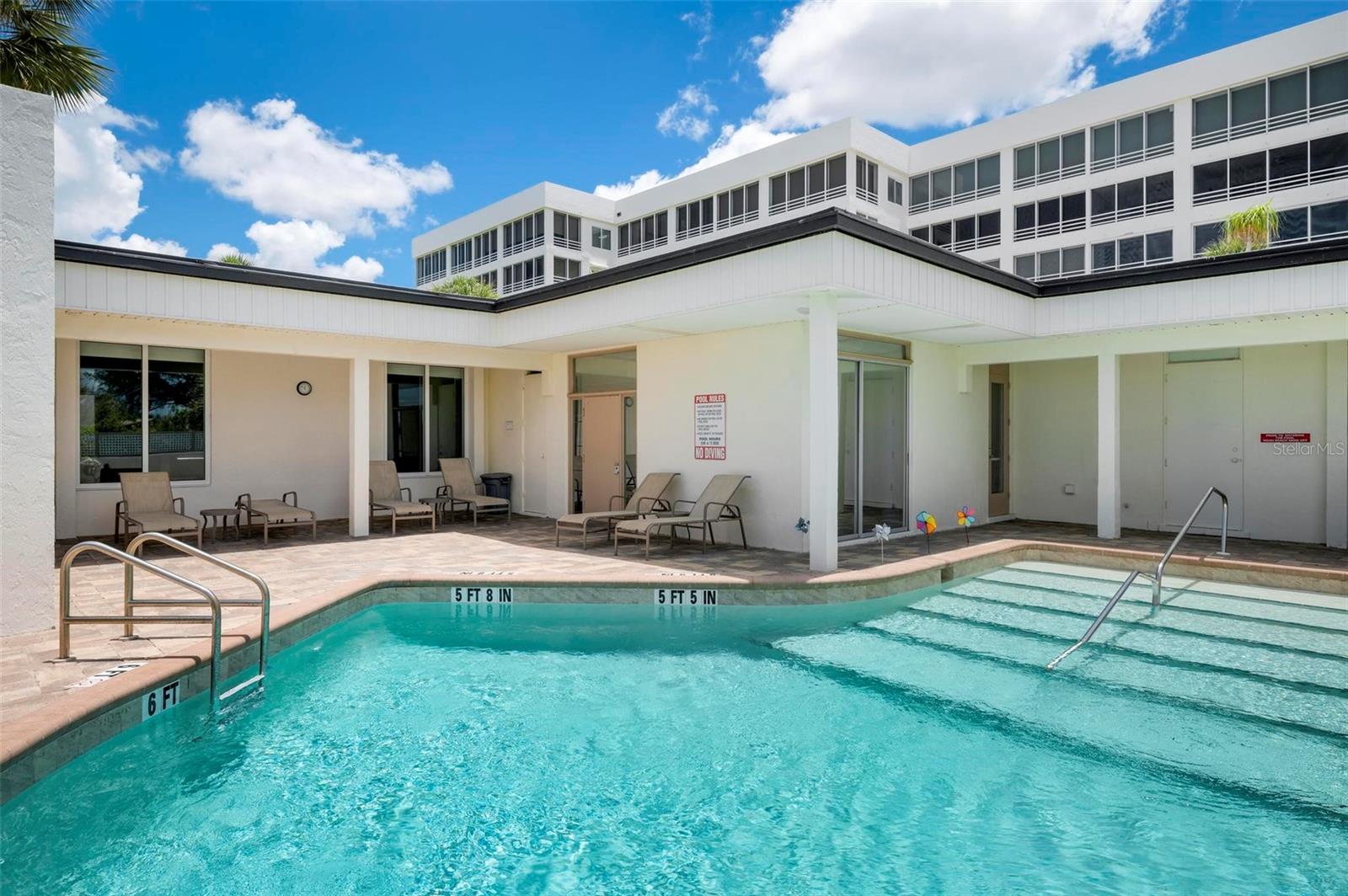 ISLAND SHORES - Residential