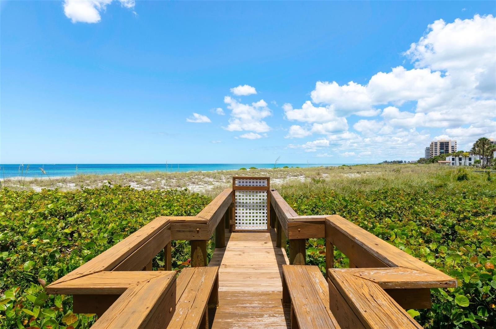 ISLAND SHORES - Residential