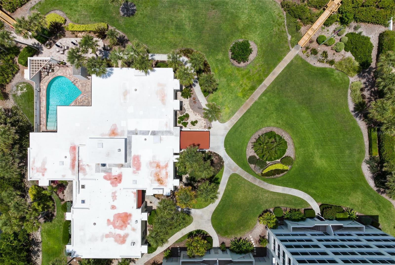 ISLAND SHORES - Residential