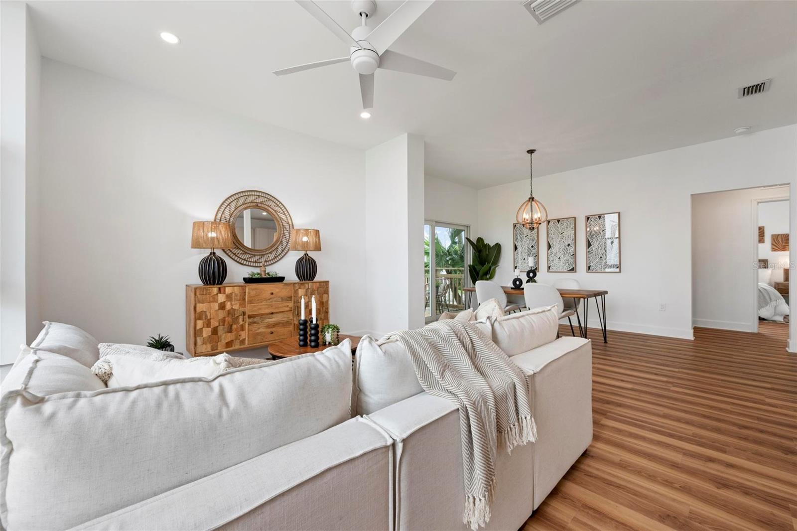 ISLAND SHORES - Residential