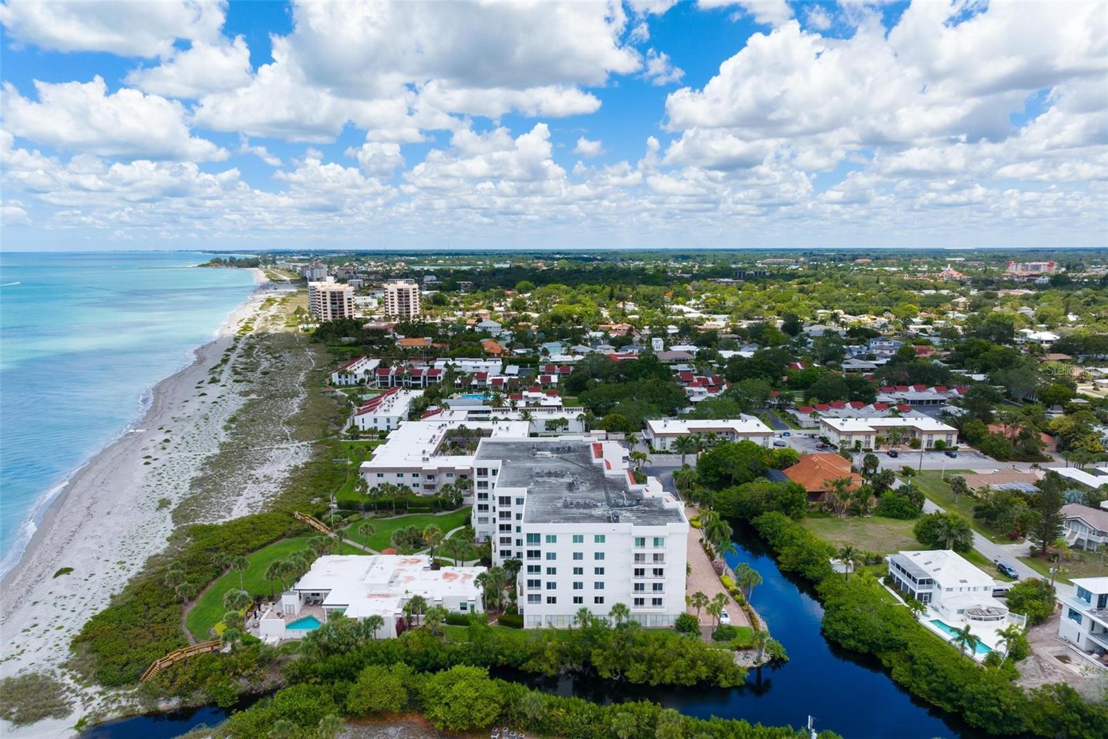ISLAND SHORES - Residential