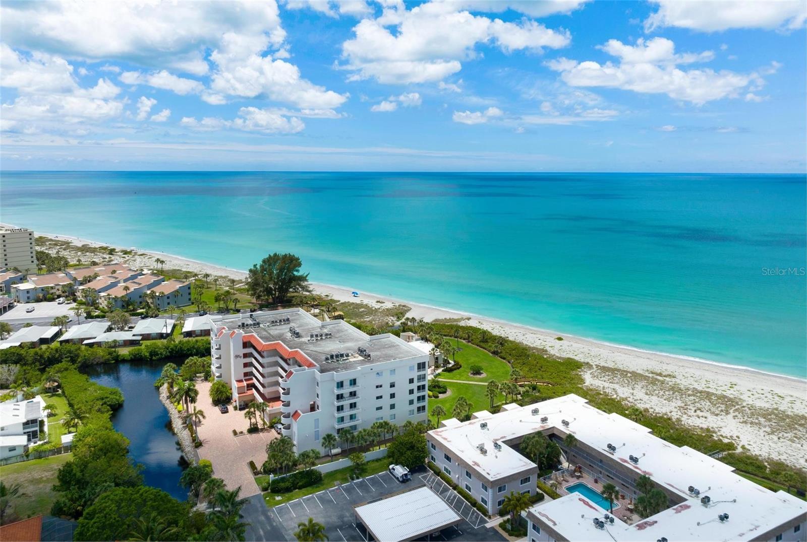 ISLAND SHORES - Residential