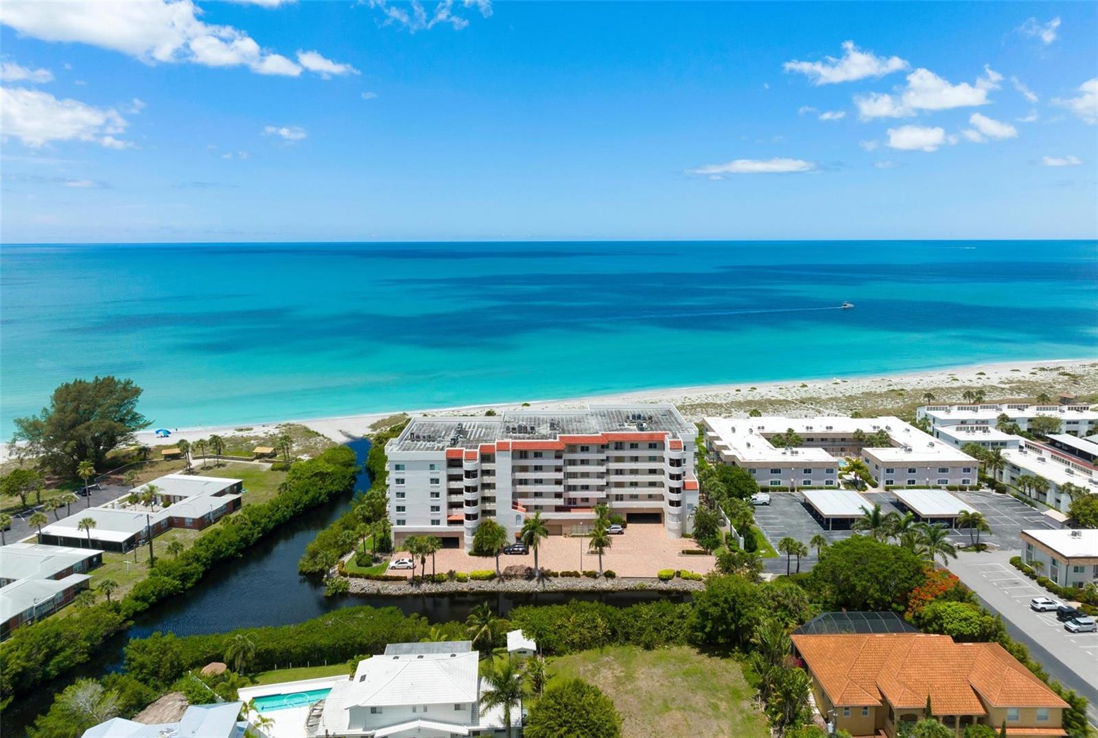 ISLAND SHORES - Residential