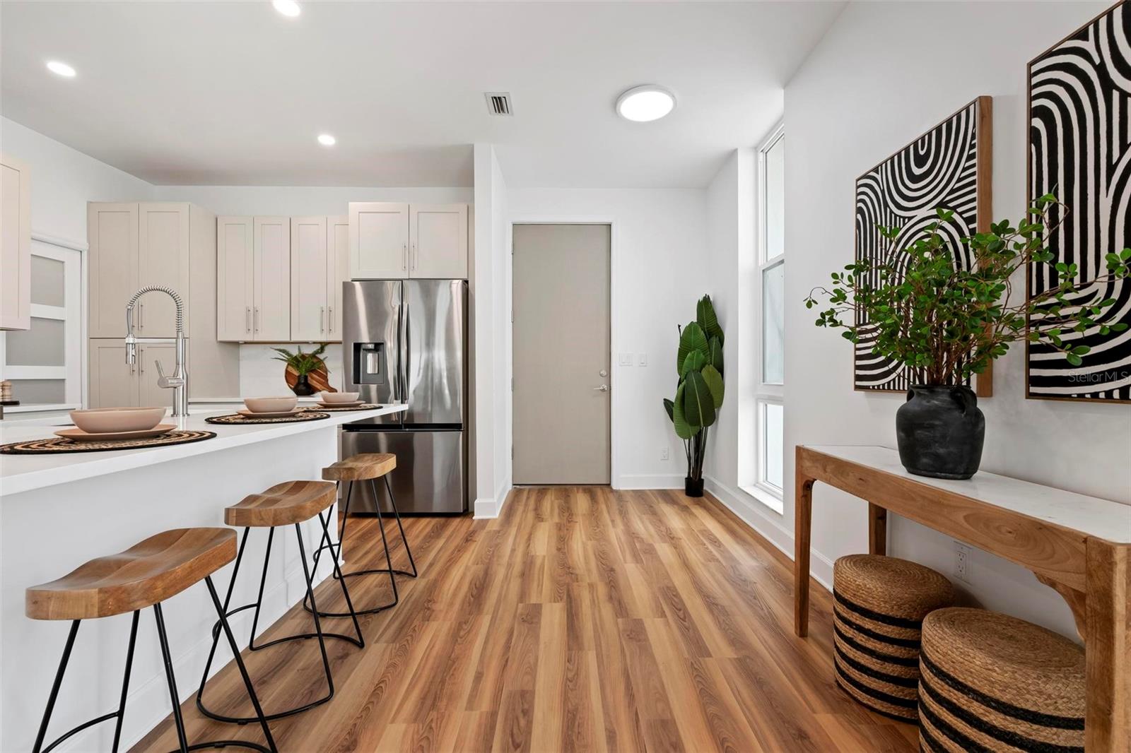 ISLAND SHORES - Residential
