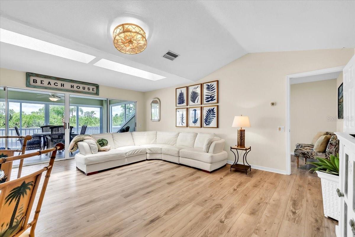 RIVERWOOD - Residential