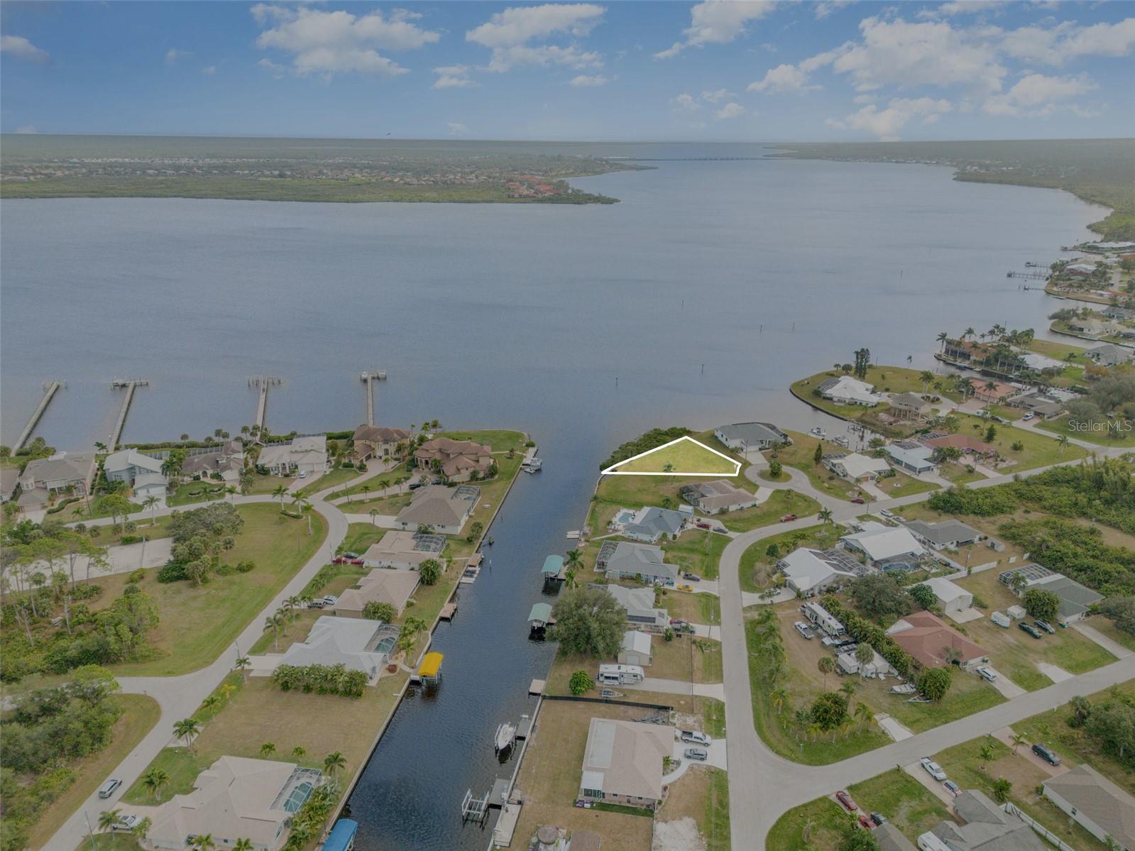 PORT CHARLOTTE SEC 060 - Land