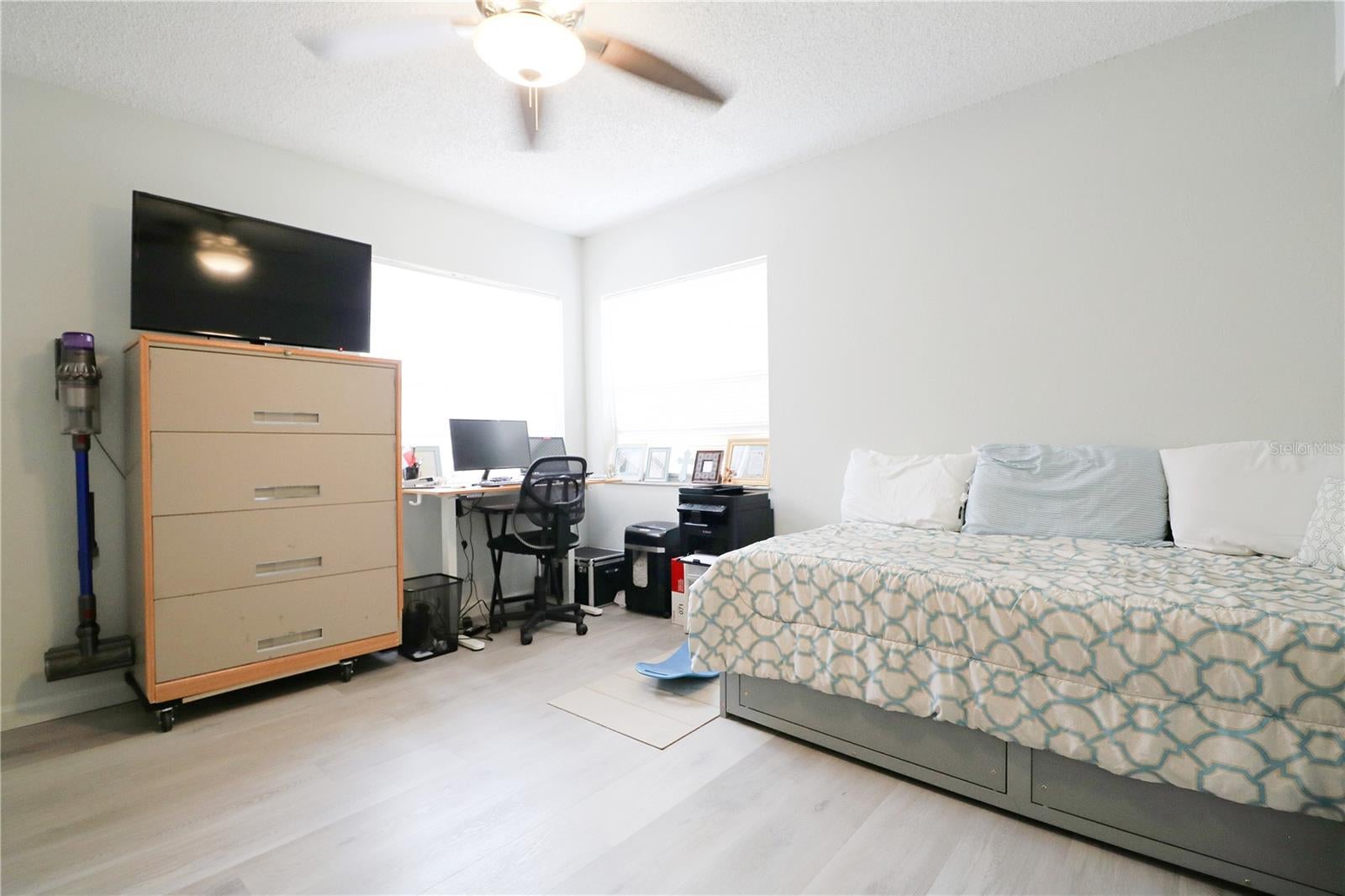 THUNDERBIRD HILL MANOR CONDO - Residential