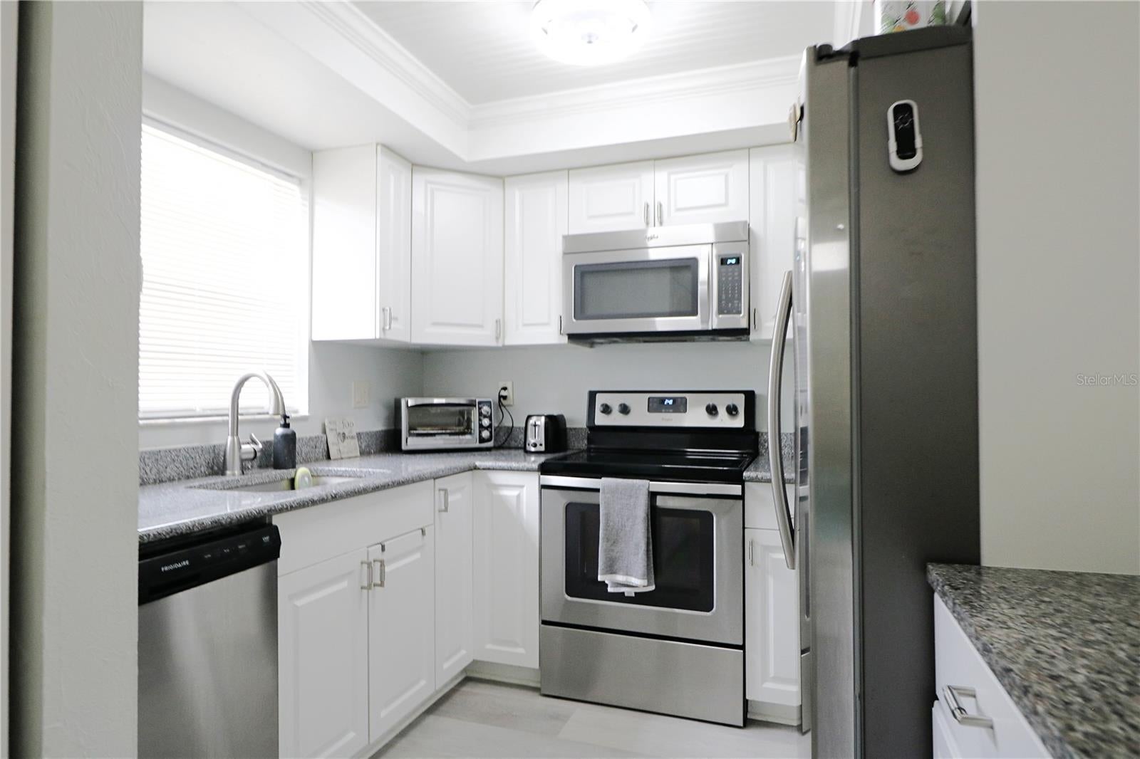 THUNDERBIRD HILL MANOR CONDO - Residential