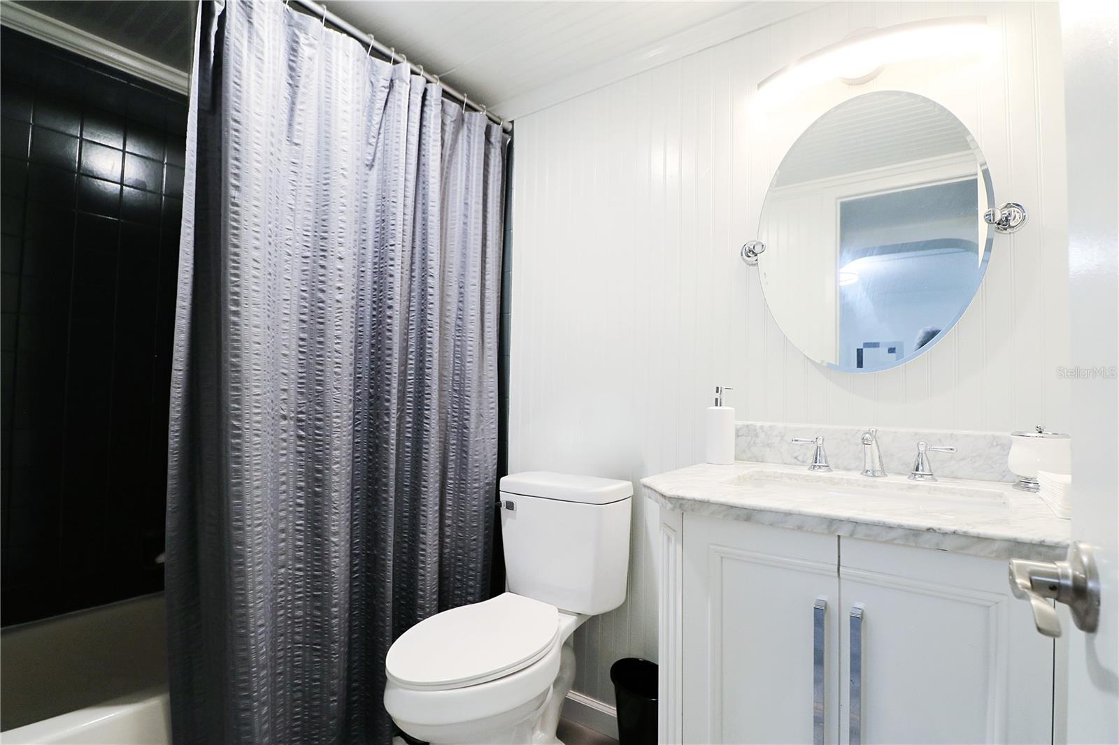 THUNDERBIRD HILL MANOR CONDO - Residential