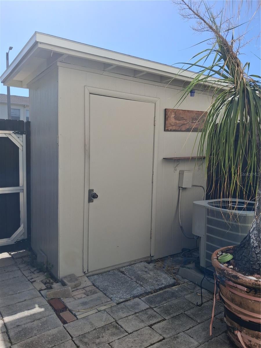 TAMPA VILLAS SOUTH - Residential