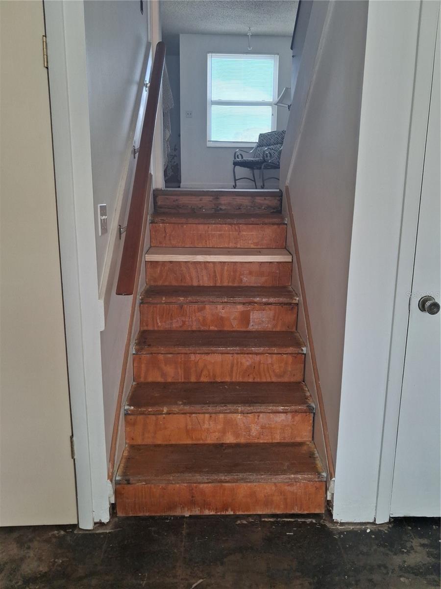 TAMPA VILLAS SOUTH - Residential