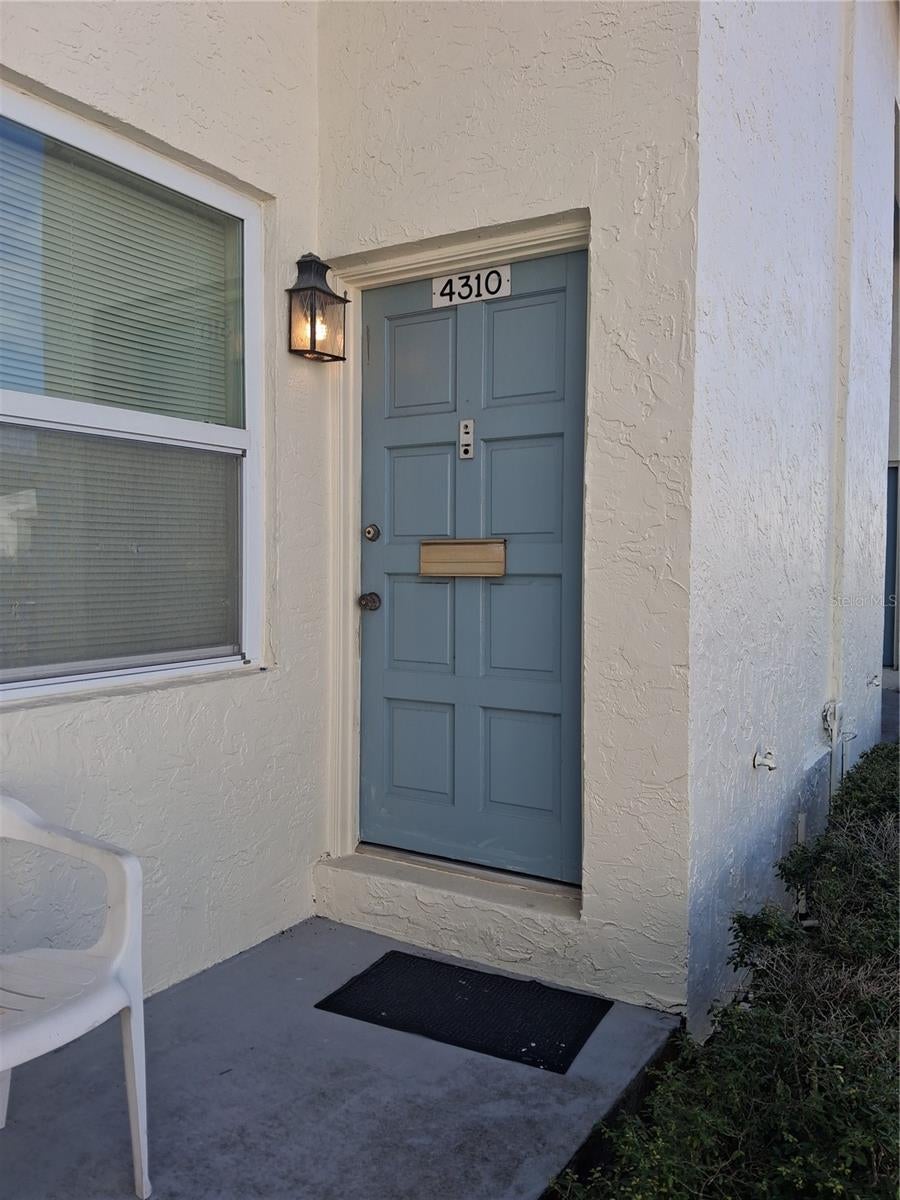 TAMPA VILLAS SOUTH - Residential