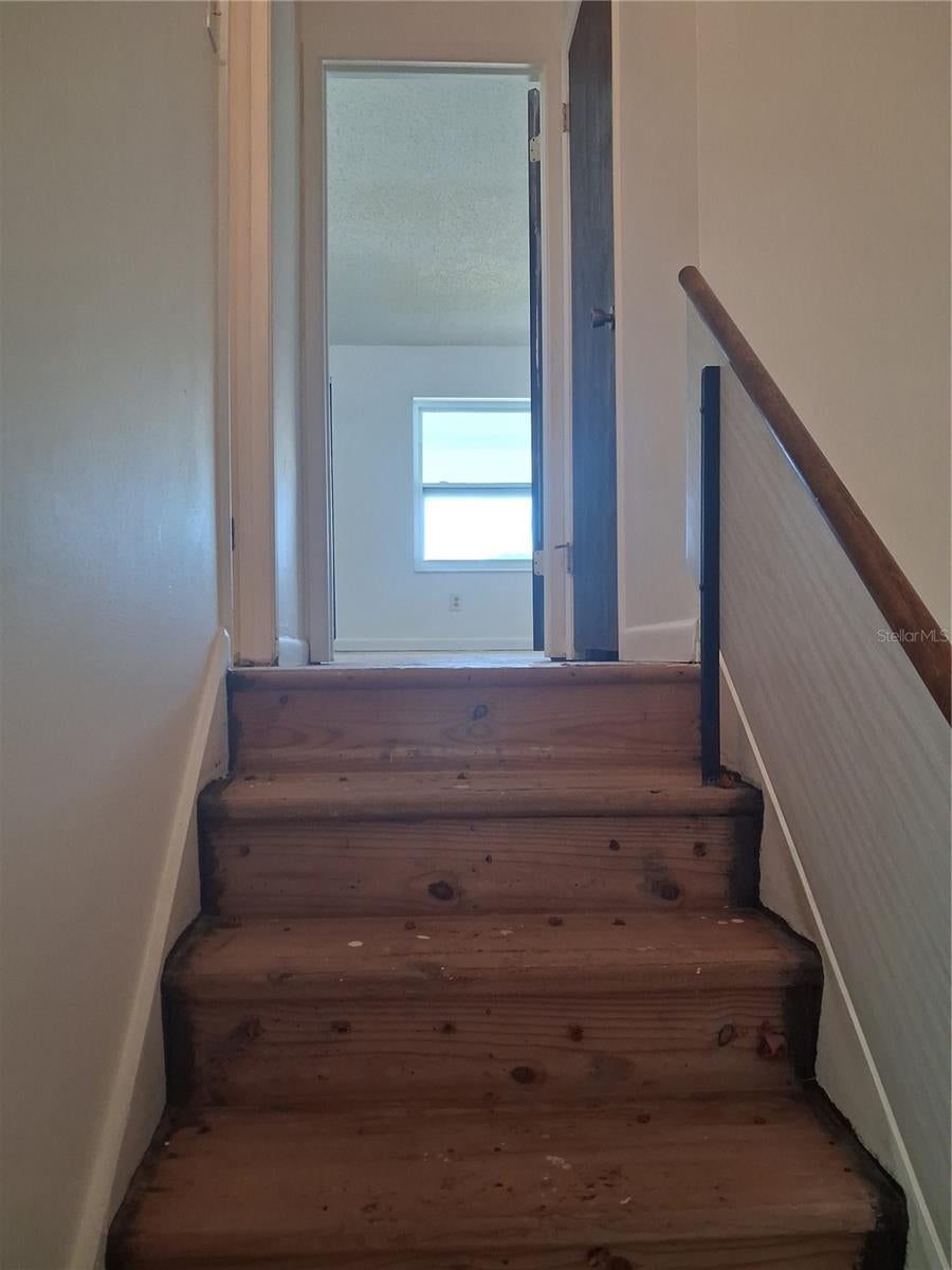 TAMPA VILLAS SOUTH - Residential