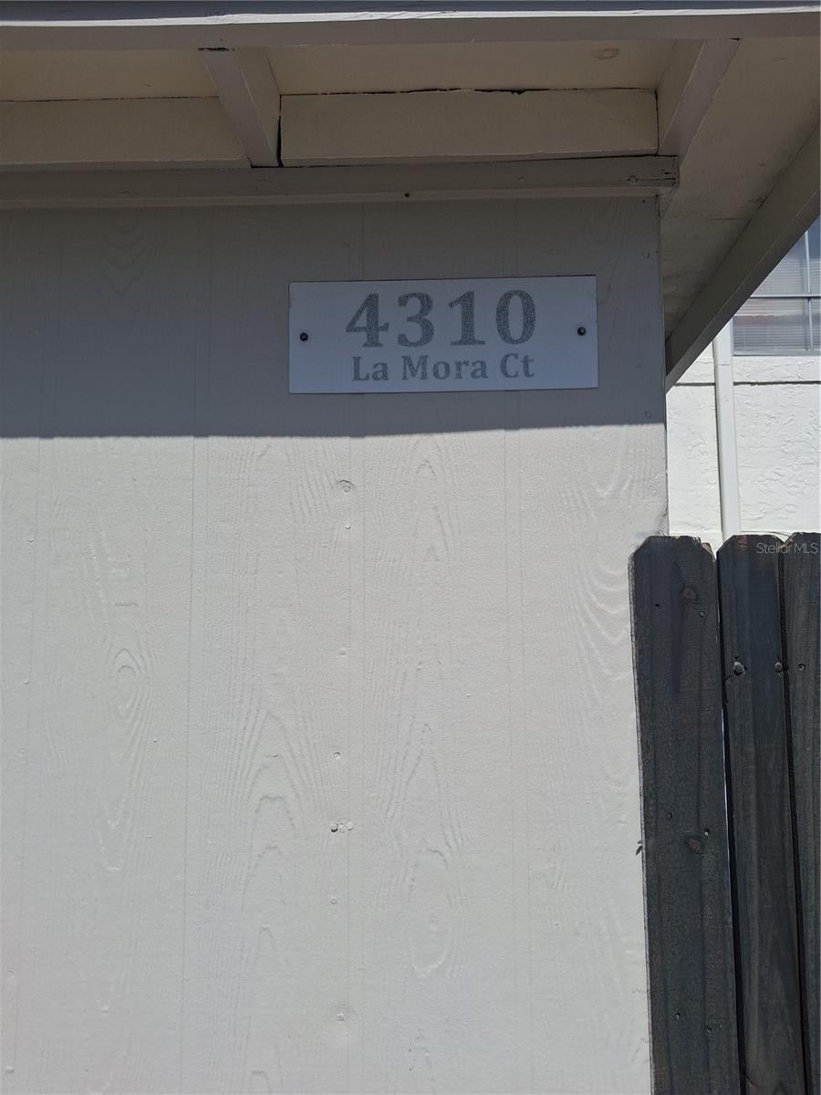 TAMPA VILLAS SOUTH - Residential