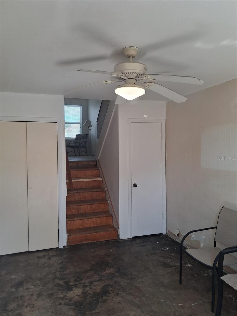 TAMPA VILLAS SOUTH - Residential