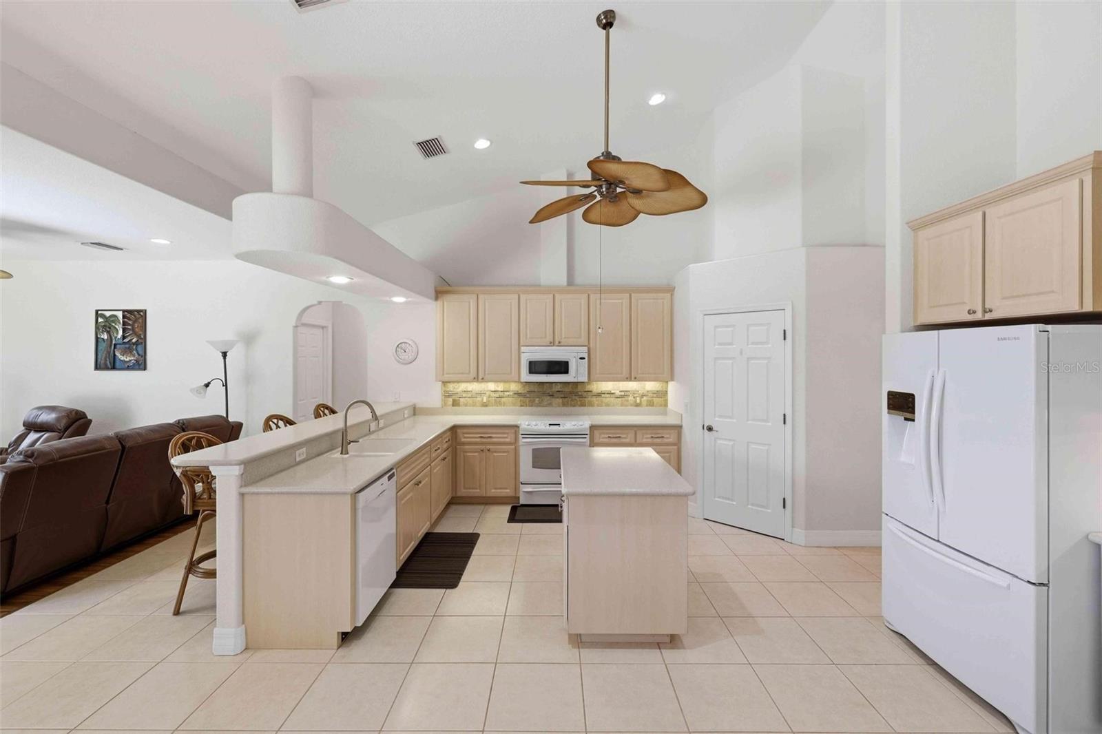 ROTONDA WEST BROADMOOR - Residential