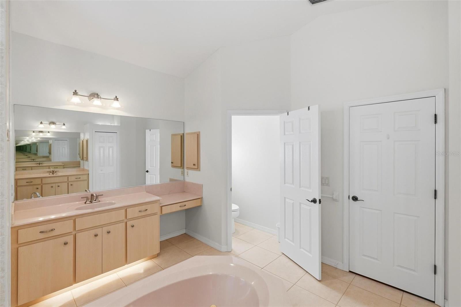 ROTONDA WEST BROADMOOR - Residential