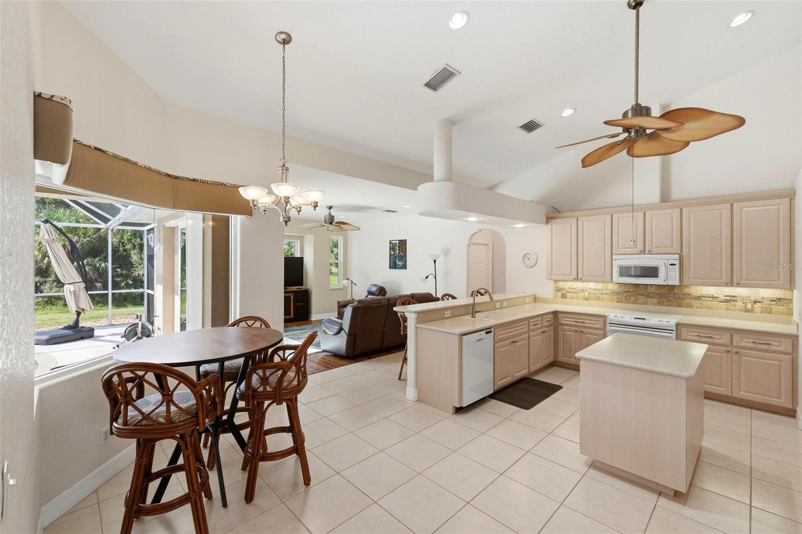 ROTONDA WEST BROADMOOR - Residential