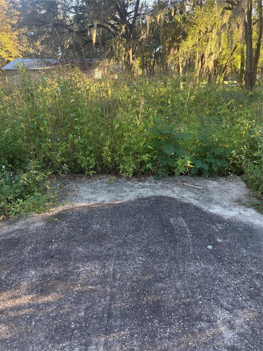 Prime Location! Don't miss this excellent opportunity to own premium vacant land in the heart of town! This property offers the perfect setting to build your dream home while enjoying the convenience of being close to shopping plazas, restaurants, and everyday amenities. Whether you're looking to build your forever home or invest in a desirable location, this property offers wonderful potential. Enjoy the convenience of town living while creating a home that fits your vision. Bring your building plans and explore the possibilities. Location, convenience, and opportunity all in one!