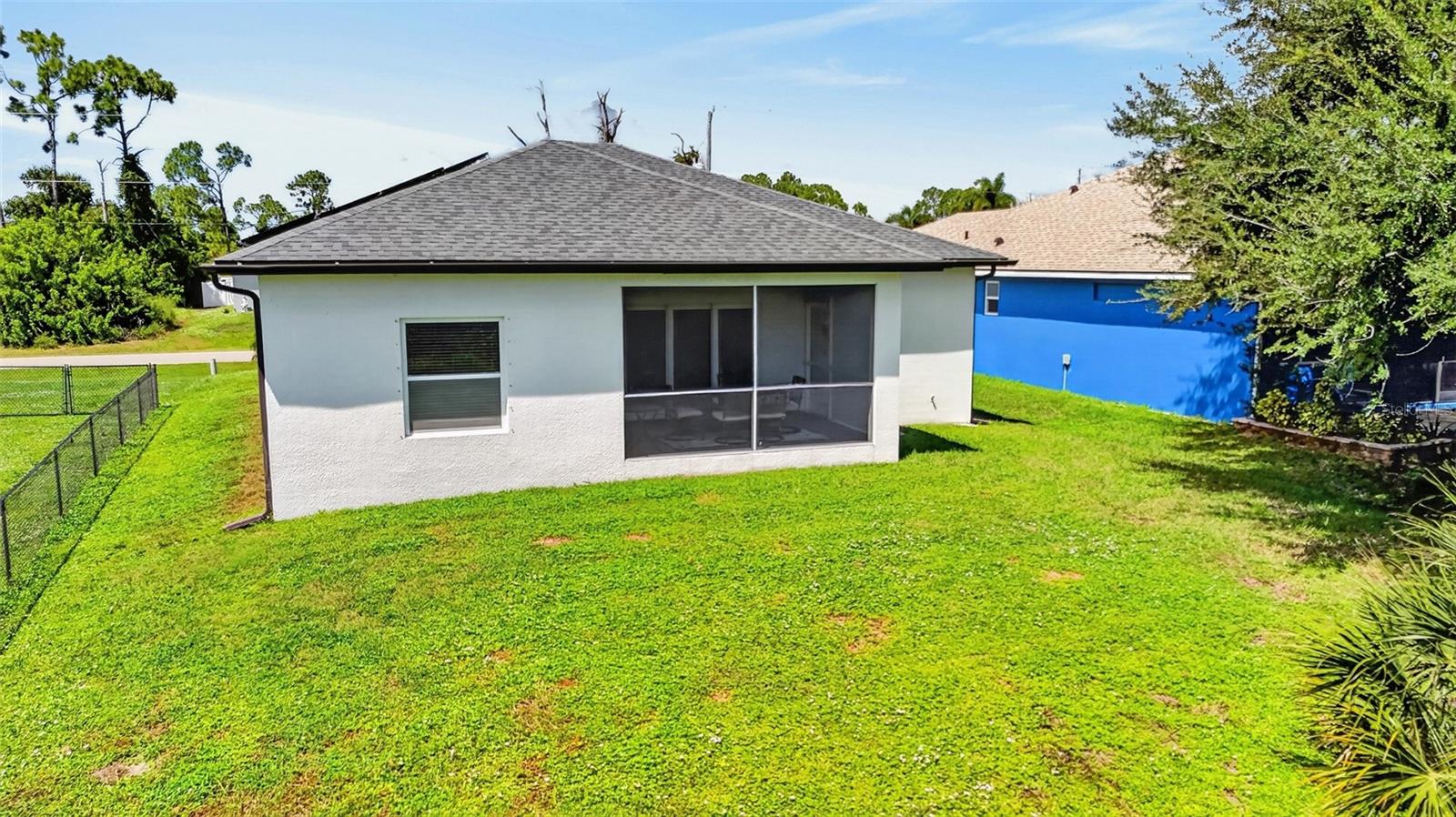 ROTONDA LAKES - Residential