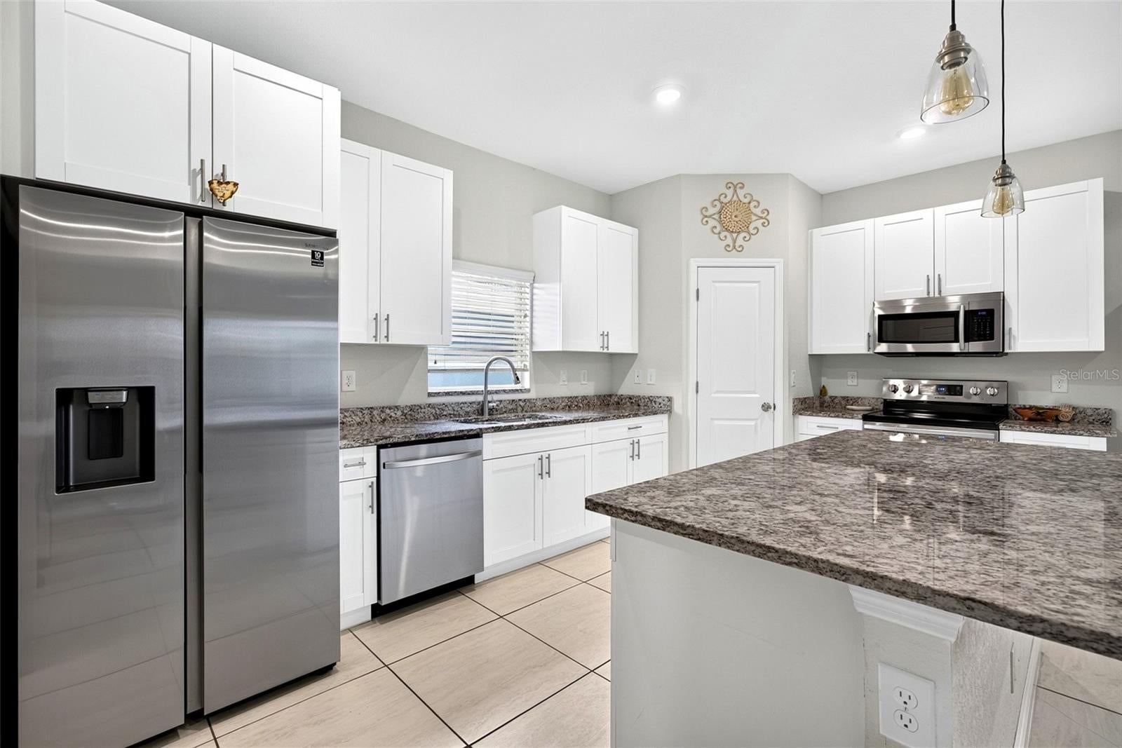 ROTONDA LAKES - Residential