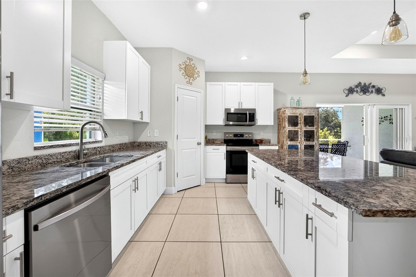 ROTONDA LAKES - Residential