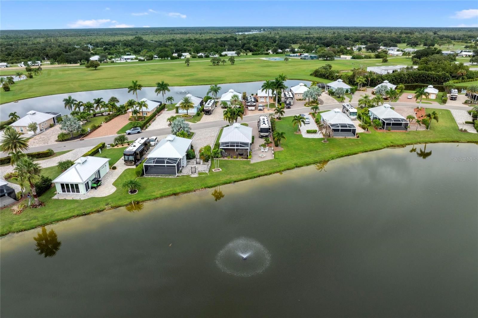 THORNTON CRK MOTORCOACH RESIDENCE - Residential