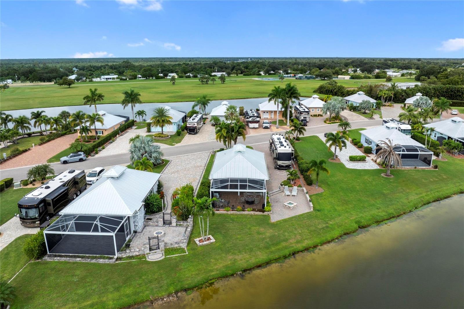 THORNTON CRK MOTORCOACH RESIDENCE - Residential