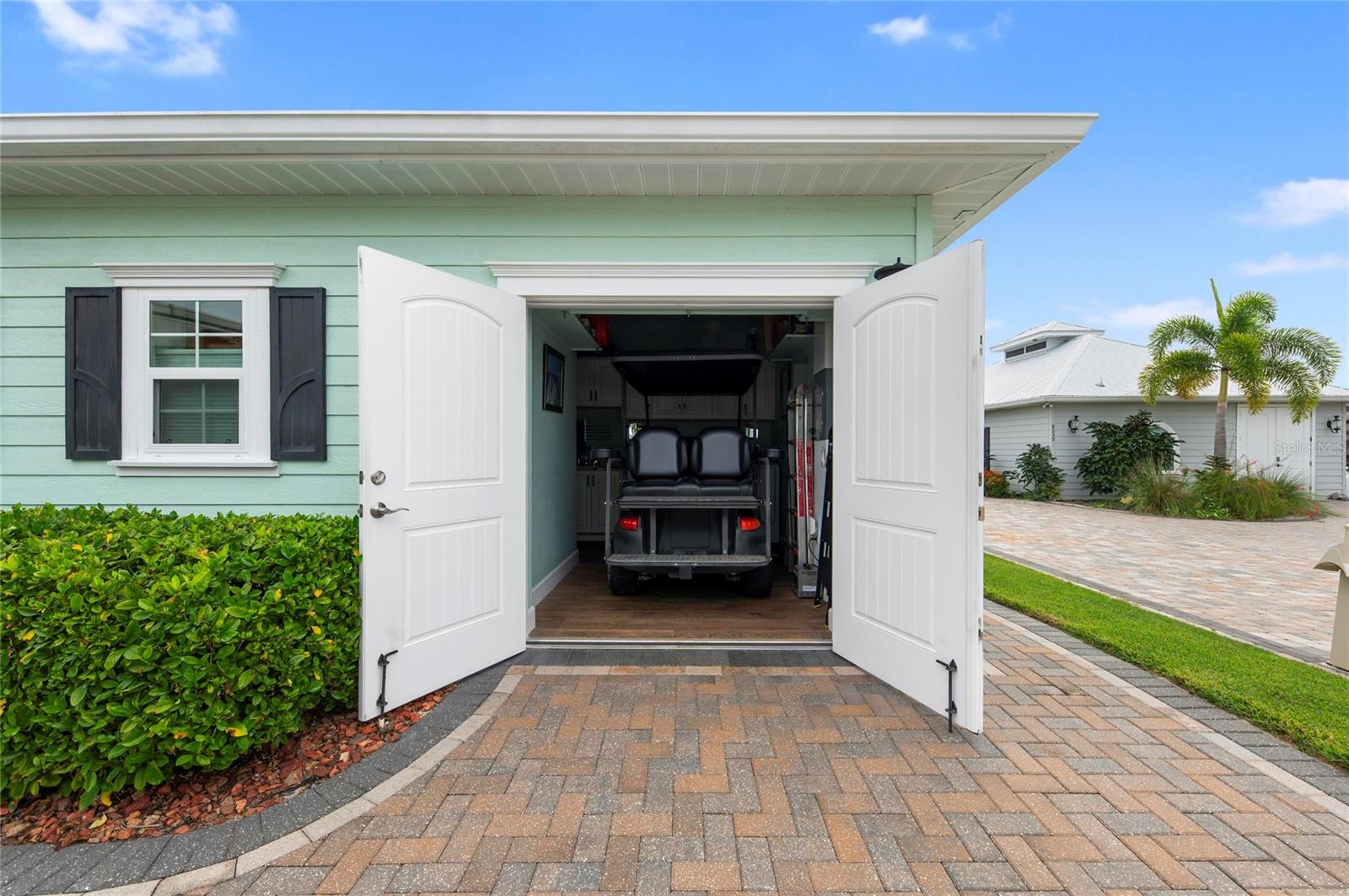 THORNTON CRK MOTORCOACH RESIDENCE - Residential