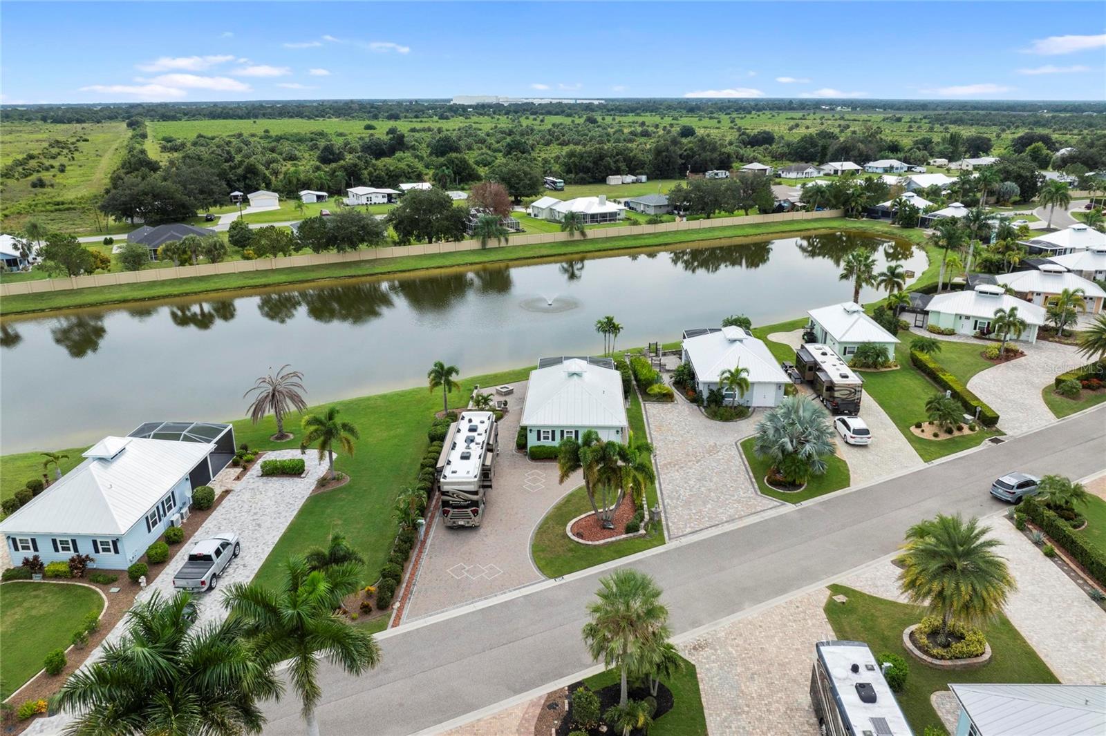 THORNTON CRK MOTORCOACH RESIDENCE - Residential