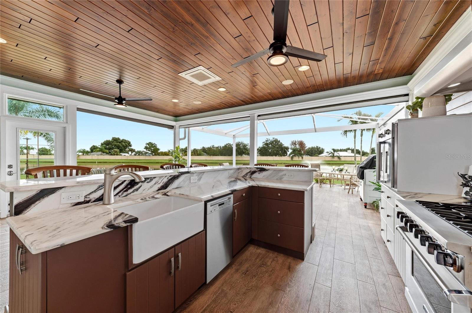 THORNTON CRK MOTORCOACH RESIDENCE - Residential