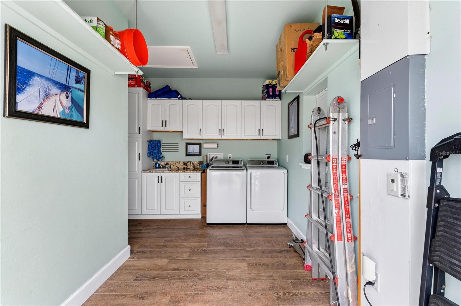 THORNTON CRK MOTORCOACH RESIDENCE - Residential