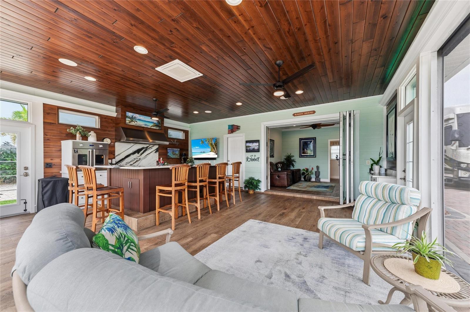 THORNTON CRK MOTORCOACH RESIDENCE - Residential